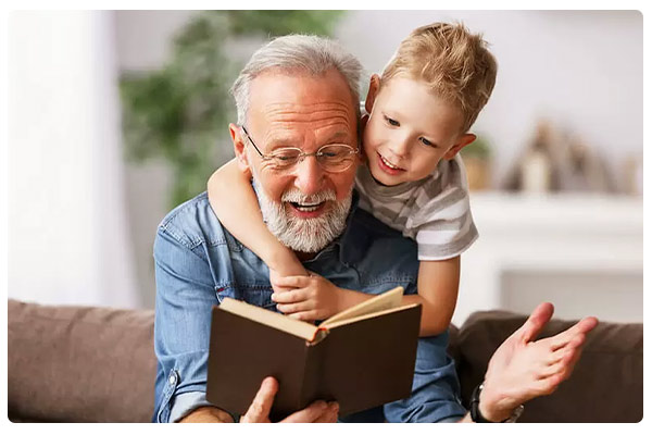 فواید کتاب خواندن برای سالمندان: ۹ رمان مناسب سالمخانه سالمندان نهران